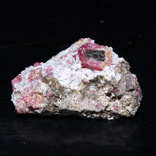 〔D131-13〕ピンクガーネット　メキシコ産  Pink Garnet 鉱物 原石 標本【メール便不可】