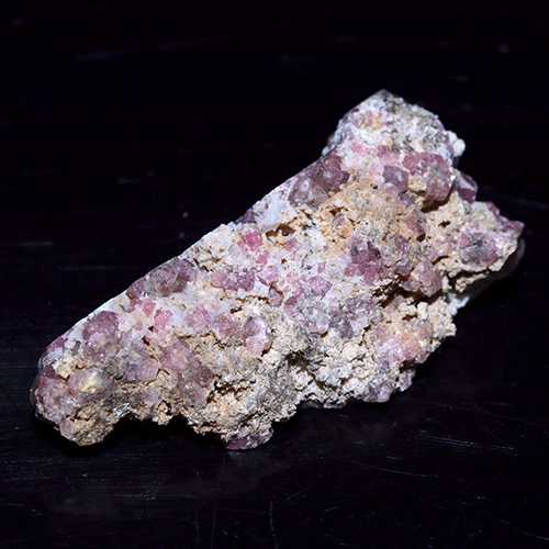 〔D131-3〕ピンクガーネット　メキシコ産  Pink Garnet 鉱物 原石 標本【メール便不可】