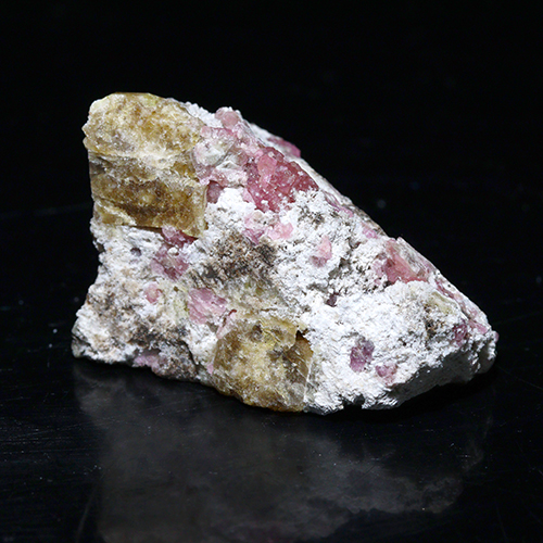 〔D131-4〕ピンクガーネット　メキシコ産  Pink Garnet 鉱物 原石 標本【メール便不可】
