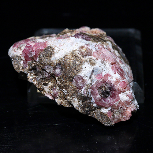 〔D131-7〕ピンクガーネット　メキシコ産  Pink Garnet 鉱物 原石 標本【メール便不可】