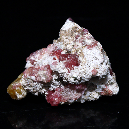 〔D131-8〕ピンクガーネット　メキシコ産  Pink Garnet 鉱物 原石 標本【メール便不可】