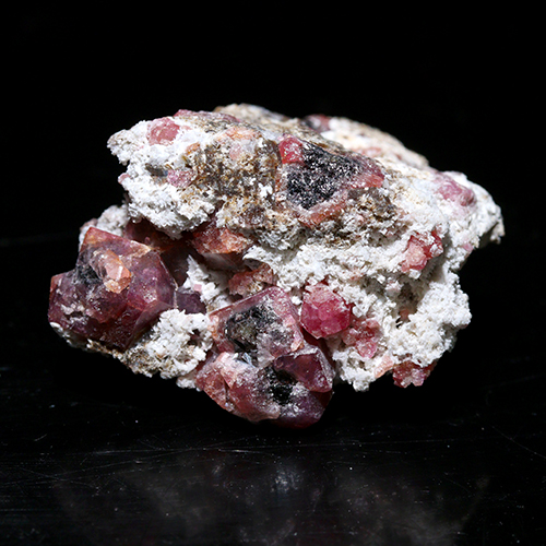 〔D131-9〕ピンクガーネット　メキシコ産  Pink Garnet 鉱物 原石 標本【メール便不可】