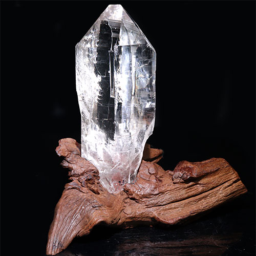 〔D445-2〕[トップクォリティ]インド/マニハール産ヒマラヤ水晶原石 台付き（ナチュラルポイント）【メール便不可】