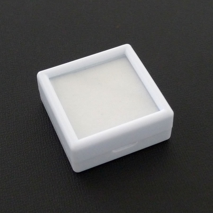 〔O28-W〕ホワイト ルースケース プラスティック製　綿入り W30×D30×H17mm 10ヶ入り