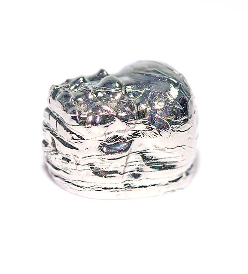 〔Z57-1〕約11x8mm 鉄隕石 メテオライト シルバーカラー ヒキュウ 貔貅 一粒売り アルタイ隕石