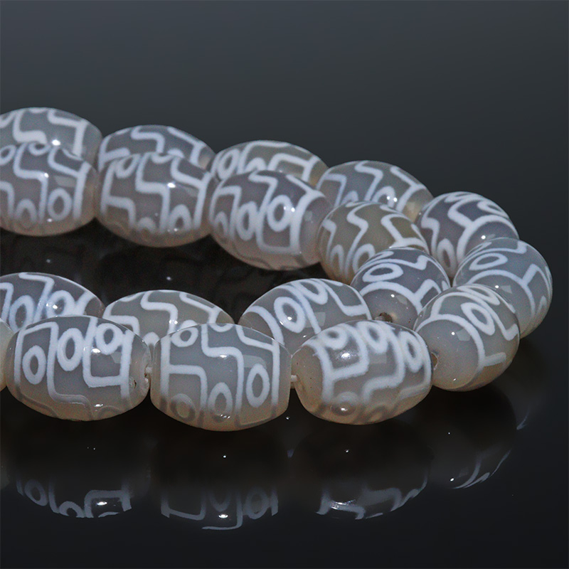 〔CZ93-1〕【天珠】連売り 約16x12mm 九眼天珠 白天珠 守り 開運 風水 【ランダム発送】