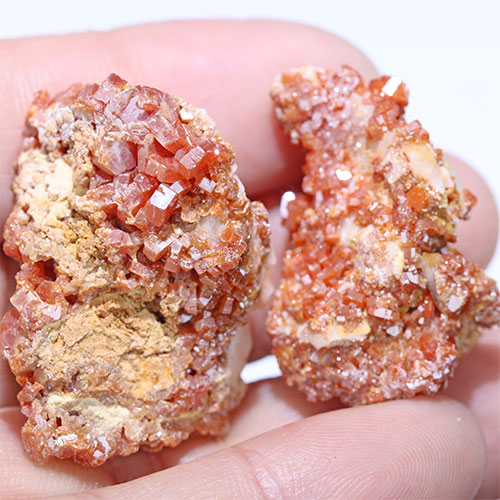 〔D361-29〕バナジナイト(褐鉛鉱) モロッコ産 Vanadinite 2個 鉱物原石【メール便不可】