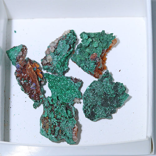 〔D363-51〕ミニマラカイト(孔雀石) モロッコ産 Malachite 6個 鉱物原石【メール便不可】