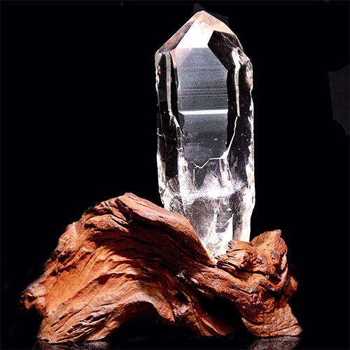 〔D445-5〕[トップクォリティ]インド/マニハール産ヒマラヤ水晶原石 台付き（ナチュラルポイント）【メール便不可】