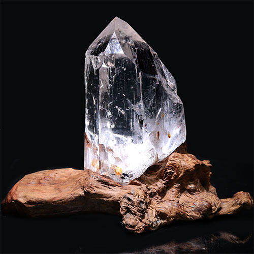 〔D445-6〕[トップクォリティ]インド/マニハール産ヒマラヤ水晶原石 台付き（ナチュラルポイント）【メール便不可】