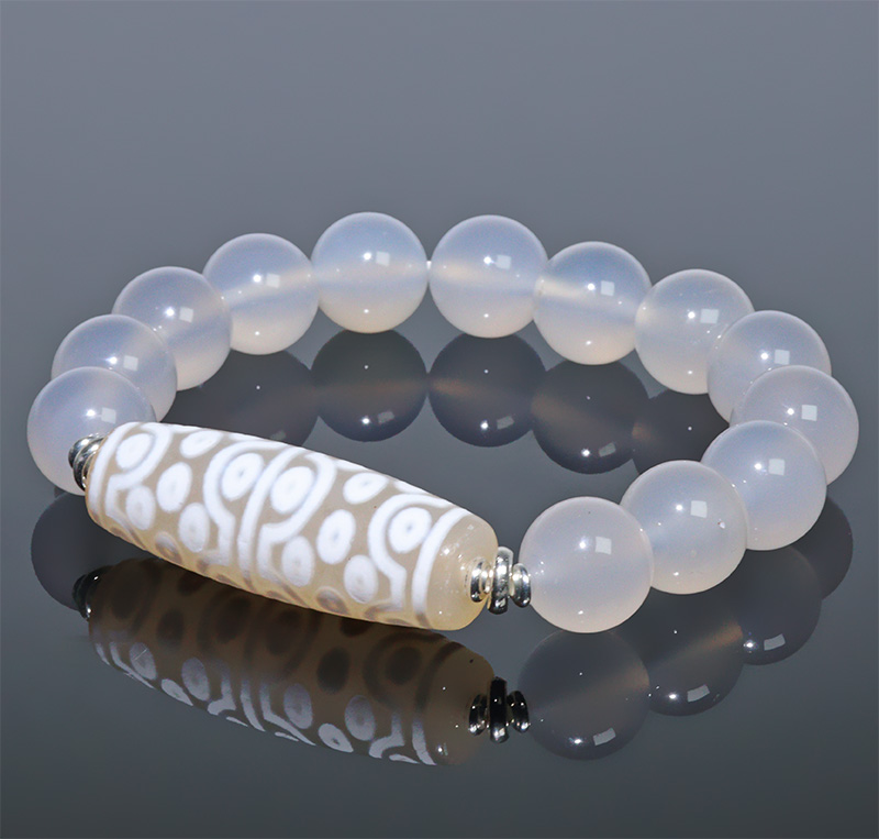 〔K2047-12m〕三十六眼天珠 ホワイトカルセドニー12mm ブレスレット  Agate【ランダム発送】