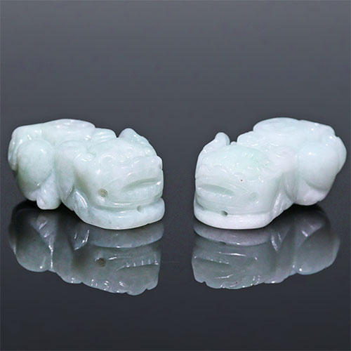 〔Z64〕一対 約26x15mm ミャンマー翡翠 ヒキュウ 貔貅 ビーズ V字穴 ヒスイ