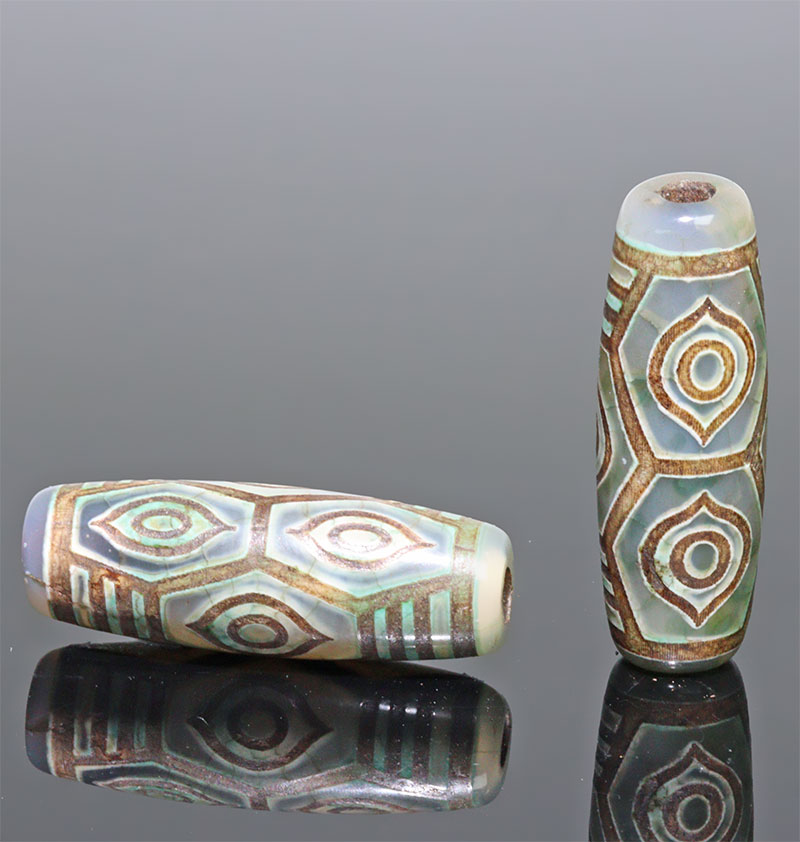 〔Z93-10〕【天珠】2個入り 約30x10mm 龍眼天珠 天珠 守り 開運 風水 【ランダム発送】